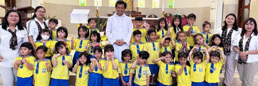 Pelayanan Tugas koor di Gereja Santo  Petrus Purwosari